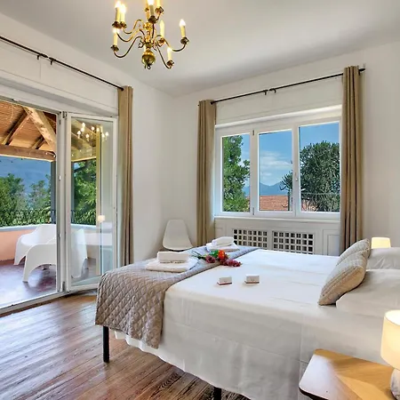 Apartment Giulia Porto Valtravaglia