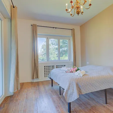 Apartment Giulia Porto Valtravaglia