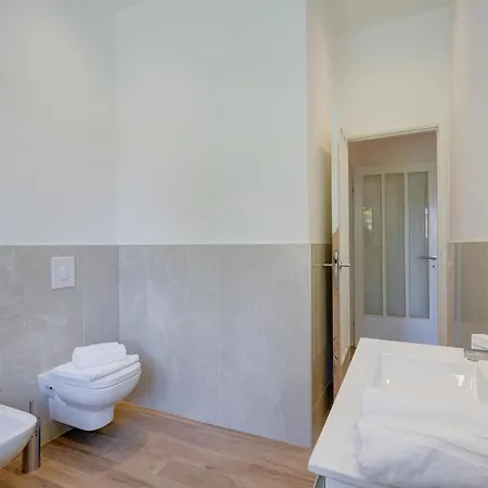 Apartment Giulia Porto Valtravaglia