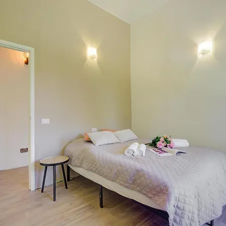 Giulia Lejlighed Porto Valtravaglia