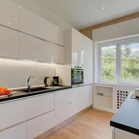 Giulia Apartment